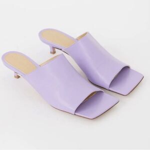 Authentic Bottega Veneta Purple Leather Slip-on 
Mule(Size 38.5)